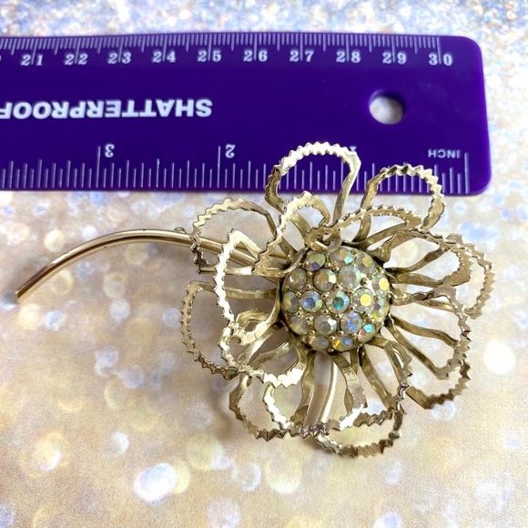 Gorgeous Vintage Sarah Coventry Aurora Borealis flower brooch - Picture 2 of 4